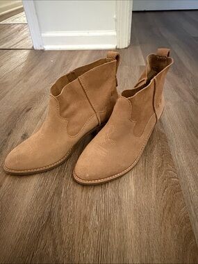Kelsi Dagger Suede Western-Style Ankle Booties in Tan